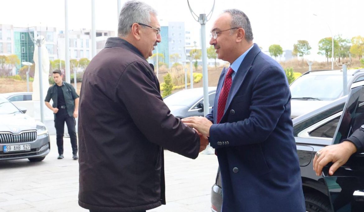 BALKANLARIN BİLİM VE SANAT MİRASI ULUSLARARASI SEMPOZYUMDA KONUŞULDU