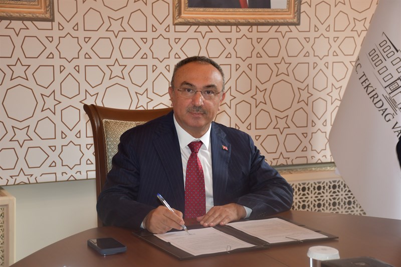 Hayırsever Sungur Tarafından 2 Adet Ambulans ve 1 Adet Aşı Nakil Aracı İl Sağlık Müdürlüğüne Bağışlandı