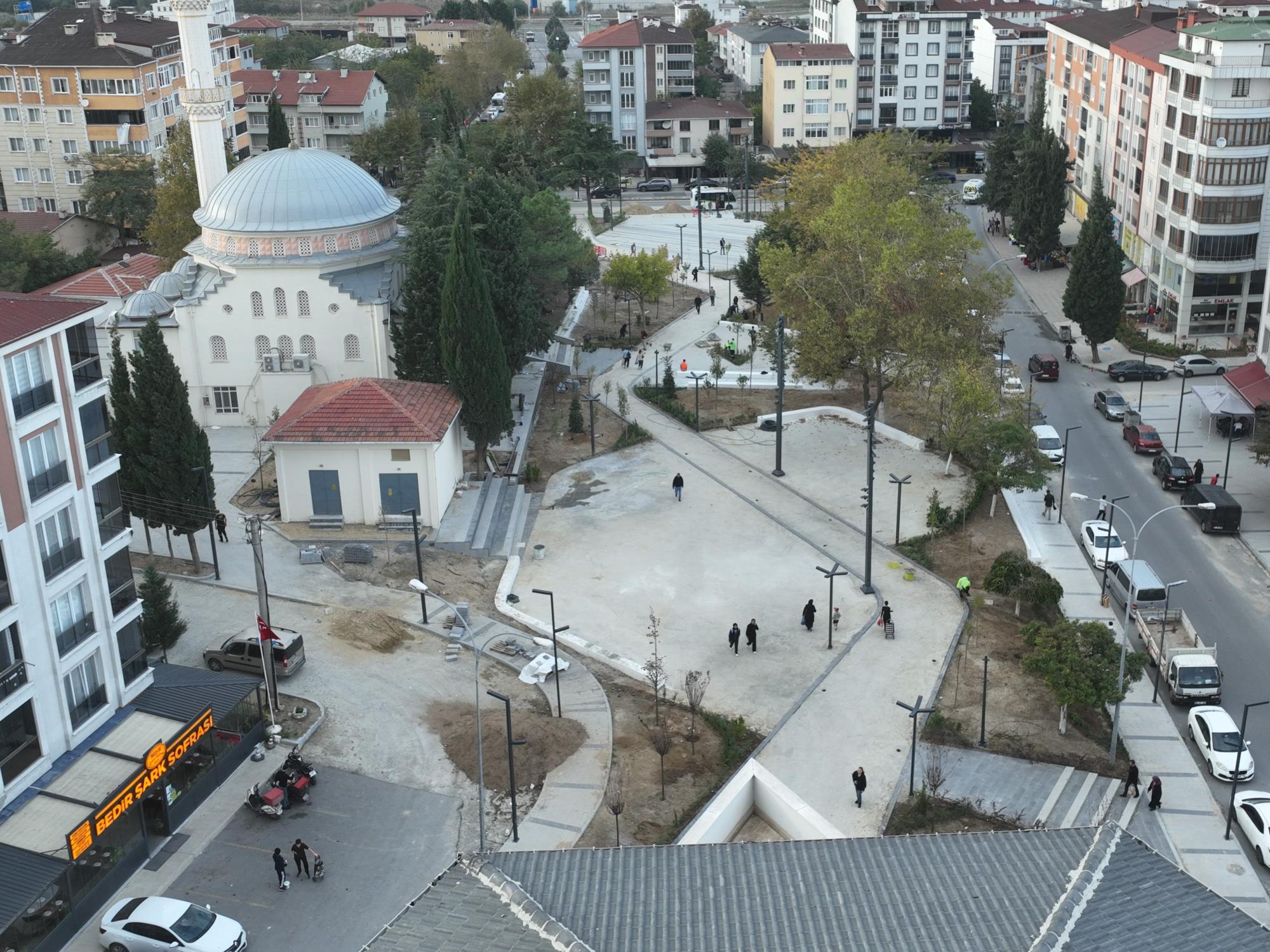 HÜRRİYET MEYDANI’NDA ÇALIŞMALAR SÜRÜYOR