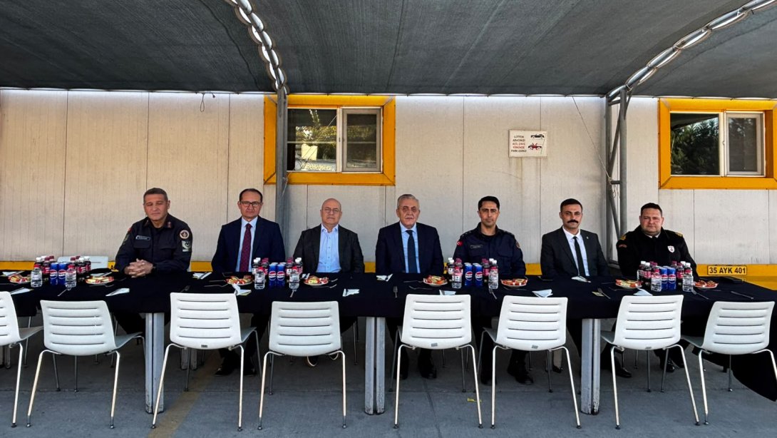 İlçe Millî Eğitim Müdürümüz Fahri Kırmızı Kaymakamımız Sayın Mahmut Nedim TUNÇER ile Asyaport Liman A.Ş.nin Düzenlediği Programa Katıldı