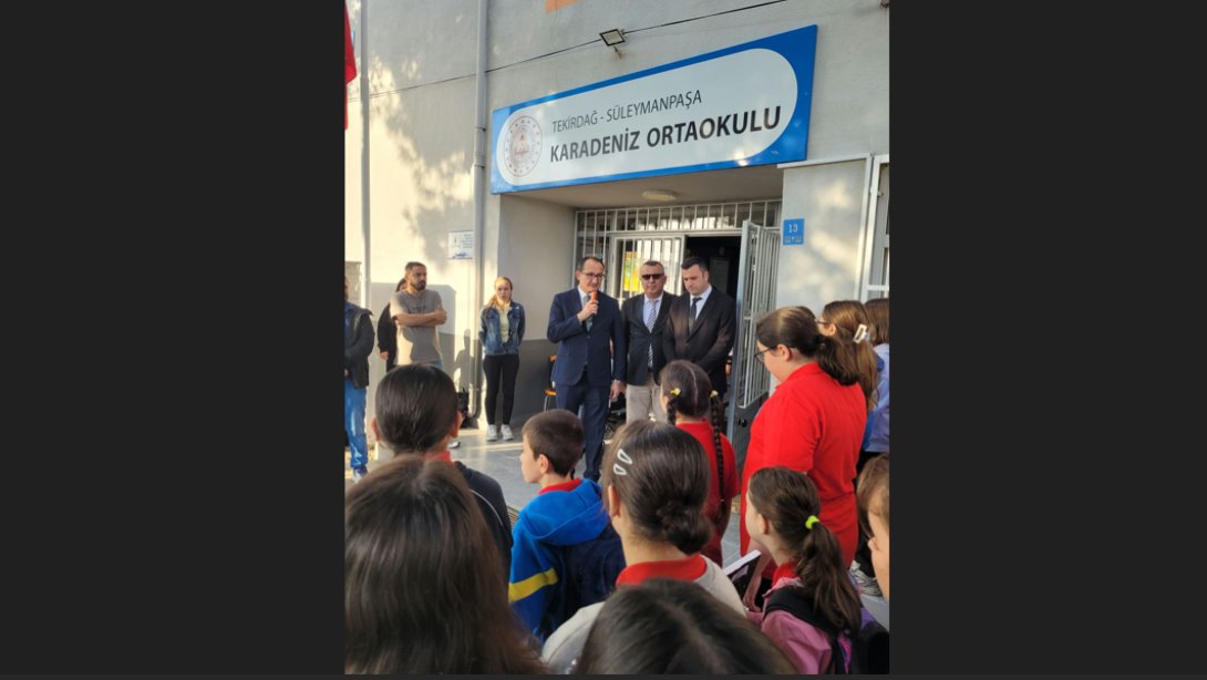 İlçe Millî Eğitim Müdürümüz Karadeniz Ortaokulunda Bayrak Töreni'ne Katıldı