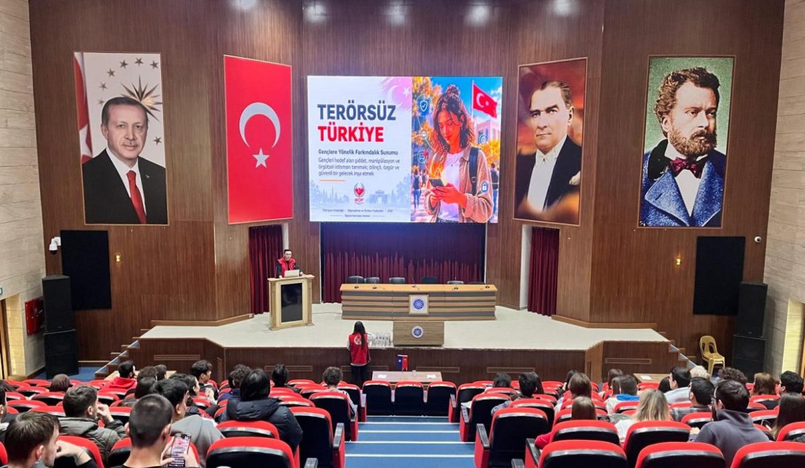 Tekirdağ NKÜ Öğrencilerine İl Emniyet Müdürlüğünden “Terörsüz Türkiye” Eğitimi
