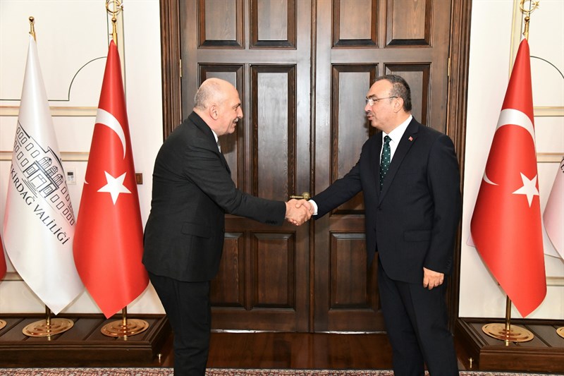 Vali Soytürk Atletizm ve Banminton’da Başarı Elde Eden Sporcuları Makamında Kabul Etti